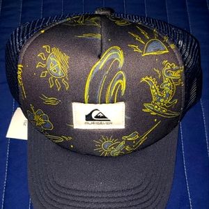 NWT Quicksilver boys trucker hat
